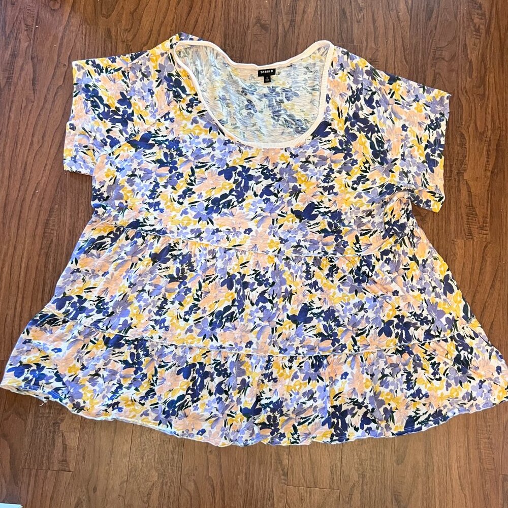 TORRID Babydoll Blouse Floral Tiered Size 5